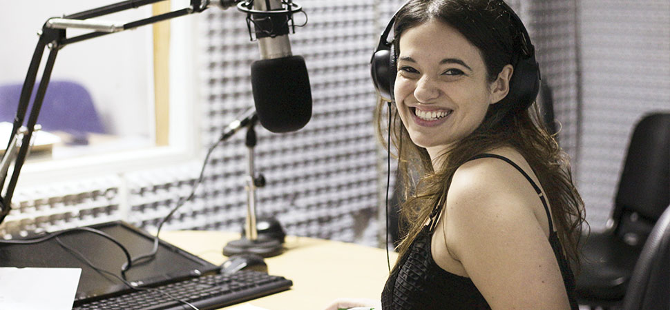 Estudiantes de la carrera de Locución de ISEC